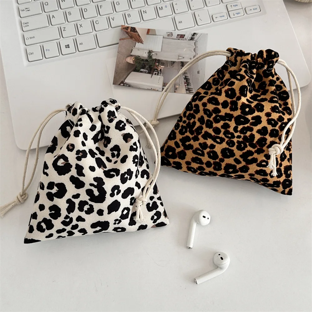 Beauty Makeup Lipstick - เสือดาวพิมพ์ Drawstring กระเป๋าเครื่องสําอางแฟชั่นสาวเหรียญกระเป๋าคีย์หูฟังลิปสติกเครื่องสําอางค์แต่งหน้ากระเป๋ากระเป๋า