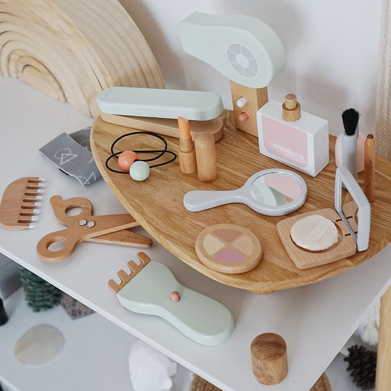 ชุดของเล่นแต่งหน้าจำลองไม้สำหร - Beauty Makeup Set For Kids บทวิจารณ์และราคา